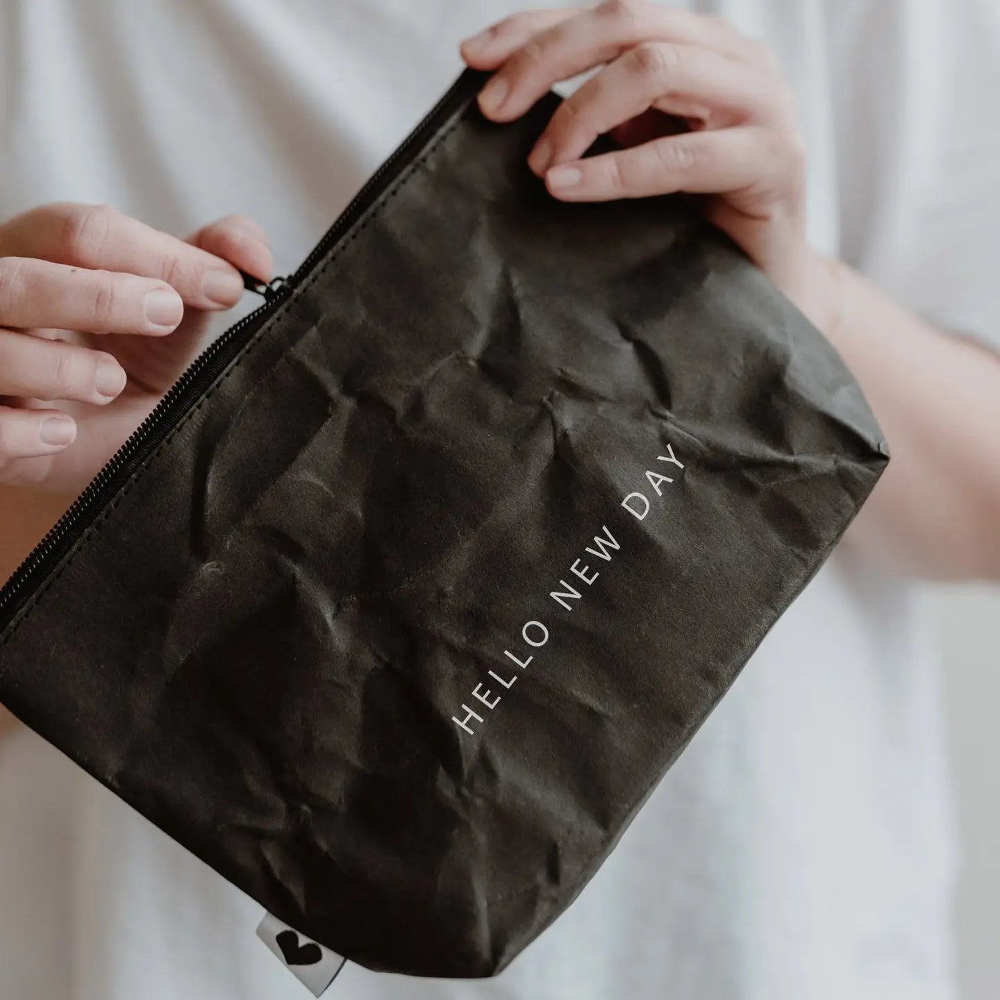 Toilettas - Hello New Day