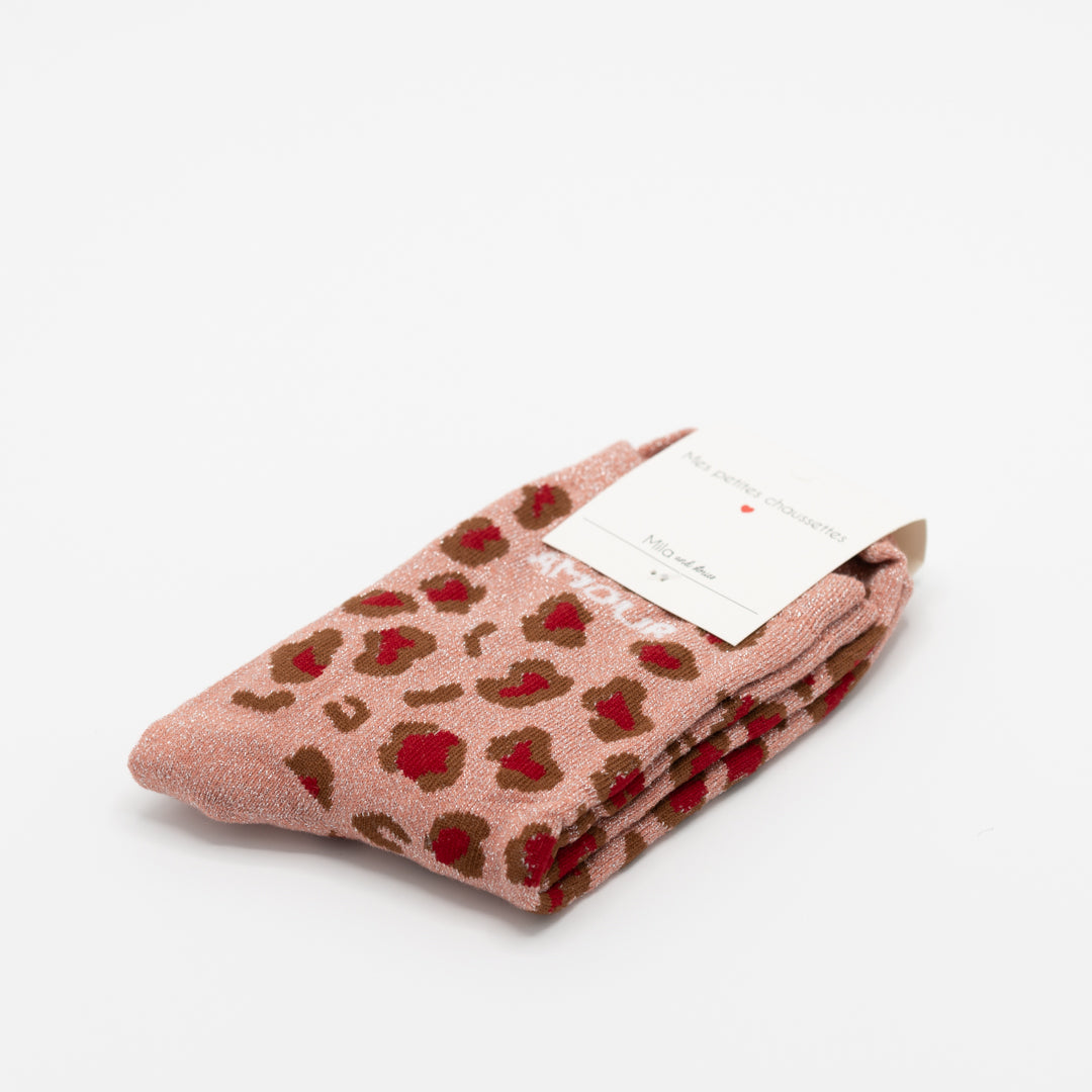 Roze, hippe sokken met opschrift AMOUR