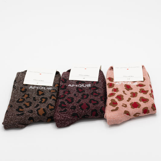 Roze, hippe sokken met opschrift AMOUR