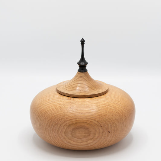 Handgedraaide houten pot met deksel