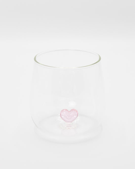 Drinkglas met een roze hartje