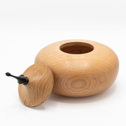 Handgedraaide houten pot met deksel