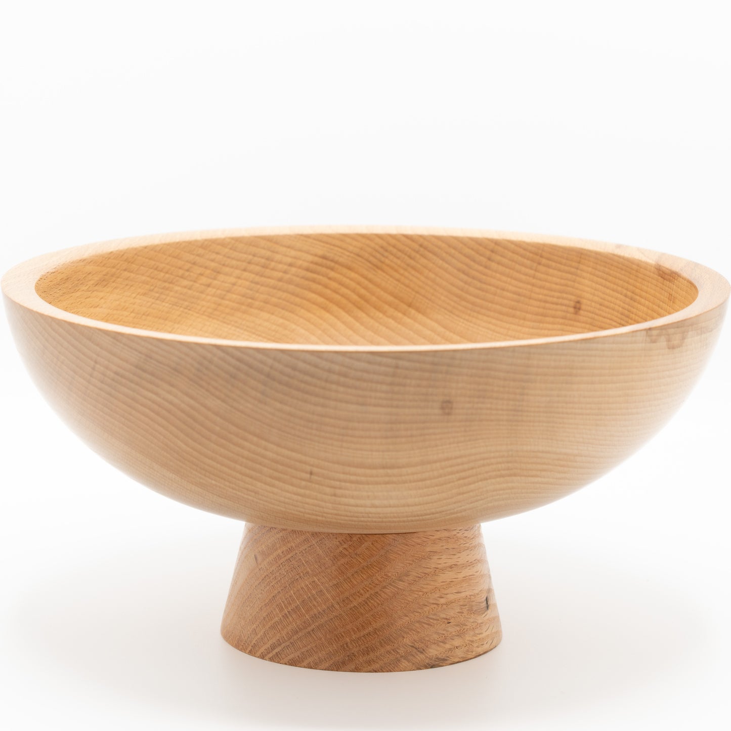 Handgedraaide, houten schaal met vaste voet