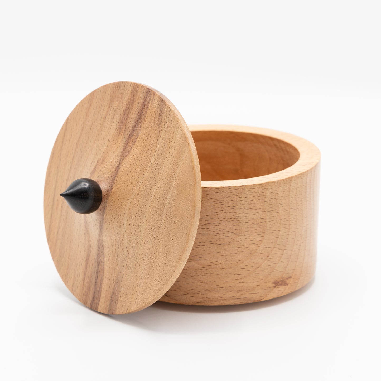 Handgedraaid houten potje met deksel