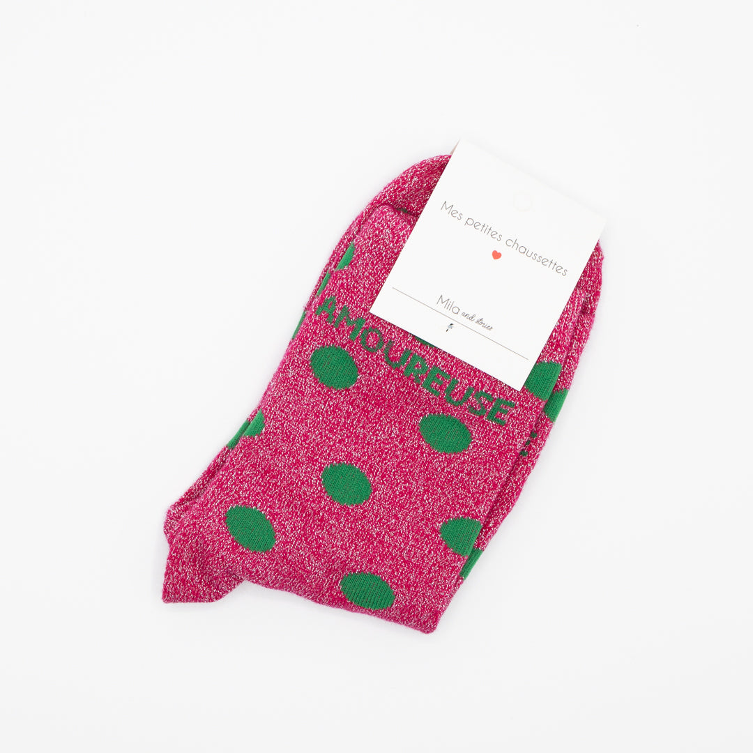 Fuchsia, hippe sokken met opschrift AMOUREUSE