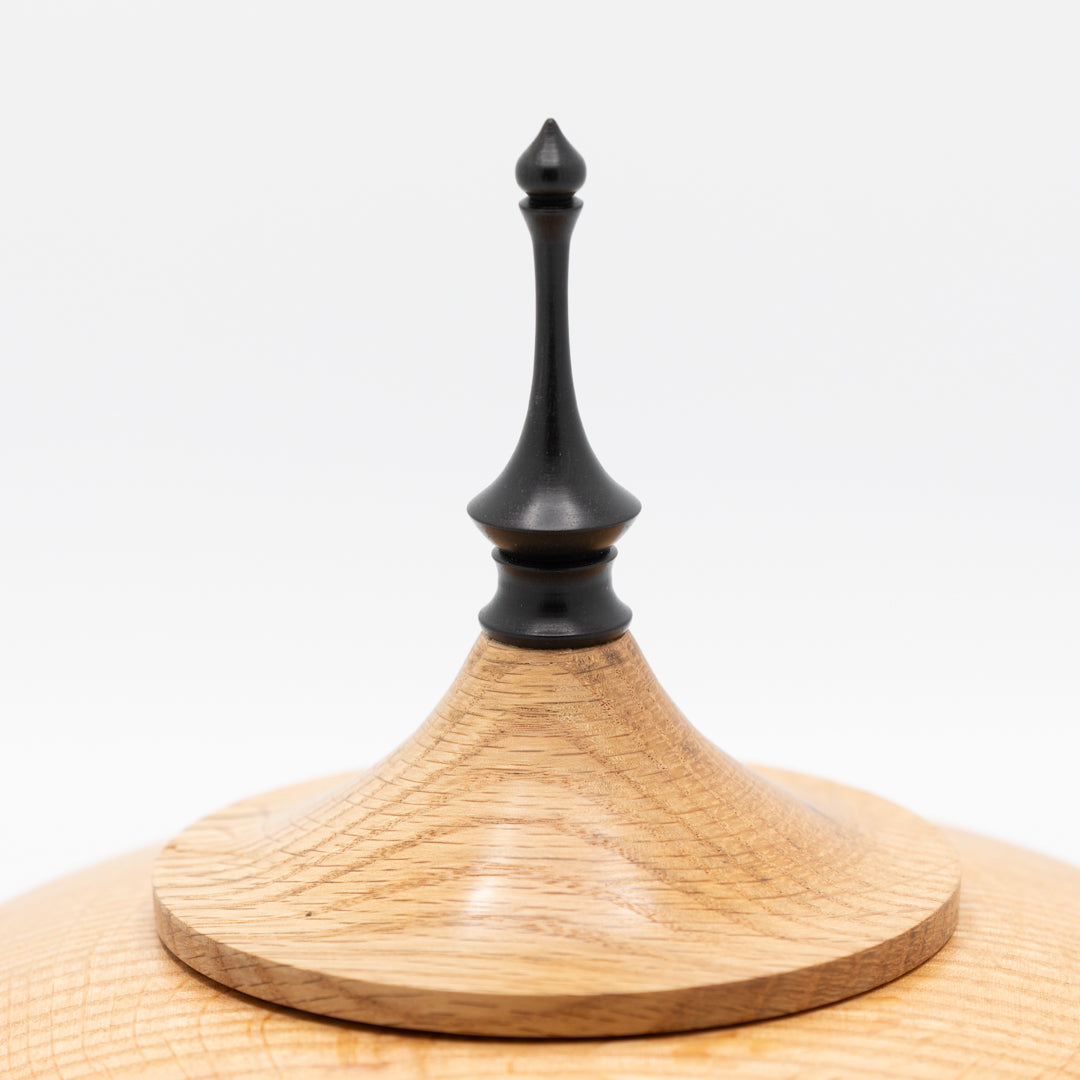 Handgedraaide houten pot met deksel