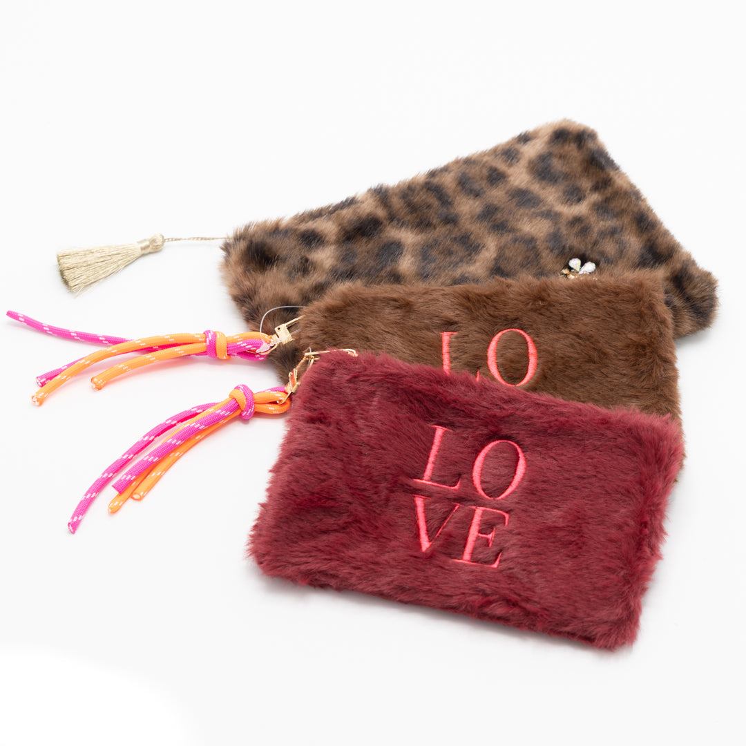 Burgundy, fluffy LOVE-zakje