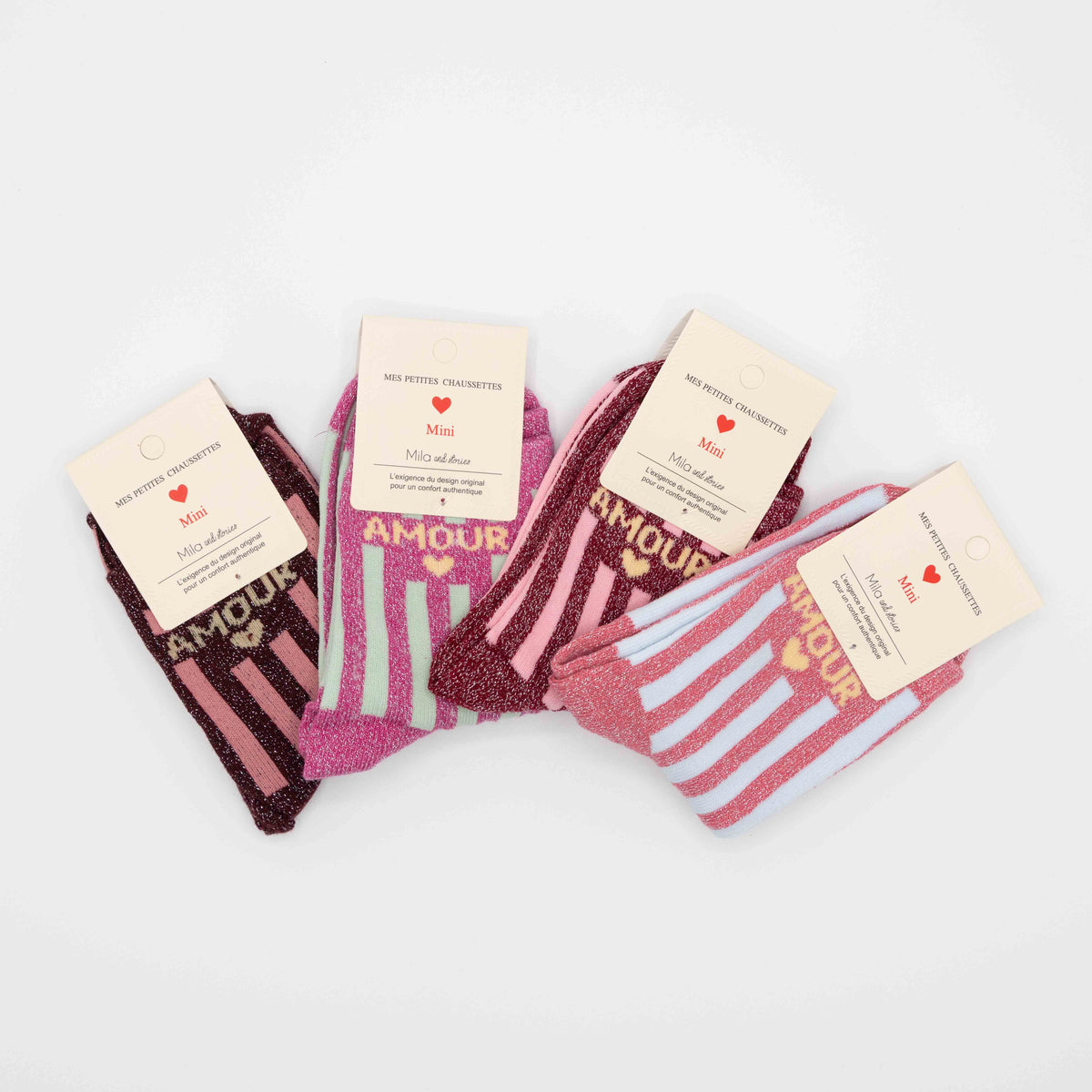 Lichtblauwe/roze, hippe kindersokken met opschrift AMOUR, maat 27-30